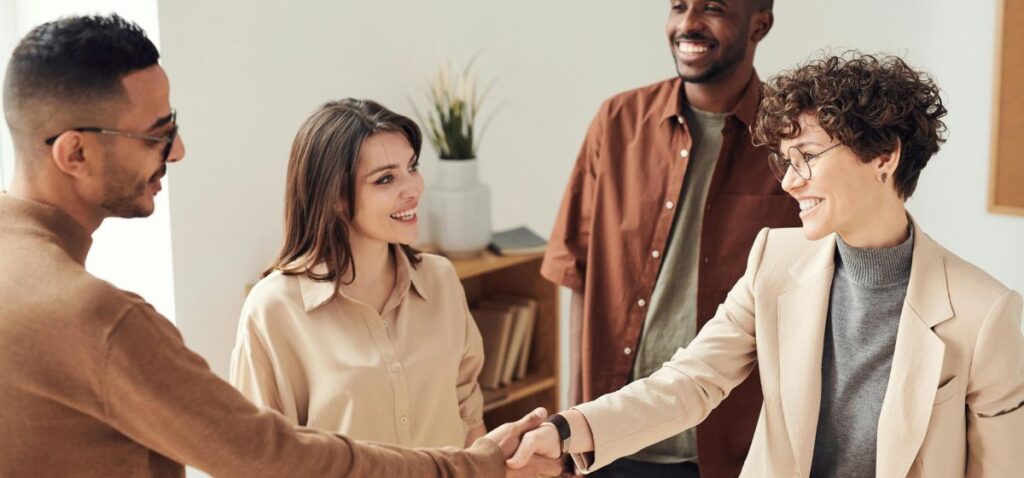 Komitmen kami untuk memberikan penawaran terbaik dan wawasan mendalam bagi pengunjung kami.