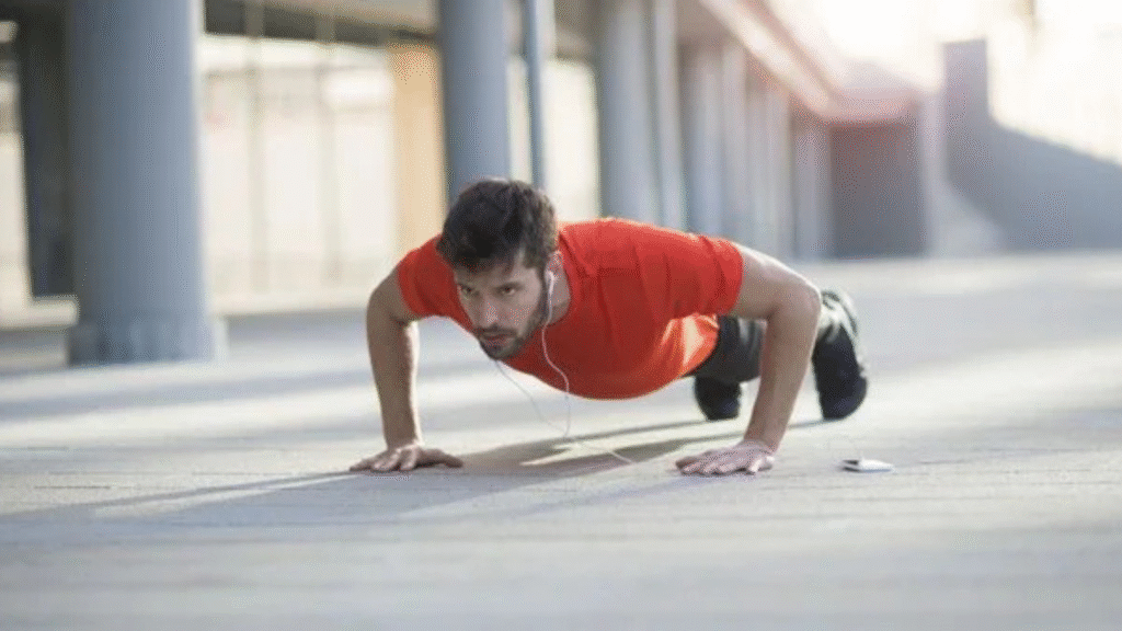 Kevin Hart berolahraga menggunakan Nike Training Club untuk mengubah rutinitas latihan yang membosankan menjadi lebih menyenangkan dan penuh motivasi.