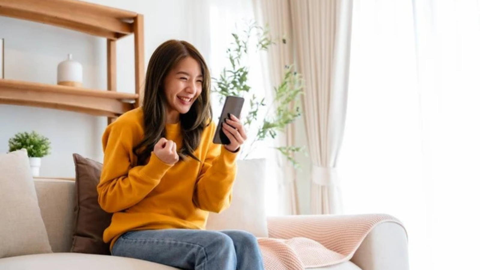 Ilustrasi belanja online saat flash sale dengan timer hitung mundur dan diskon besar yang memicu keputusan pembelian cepat